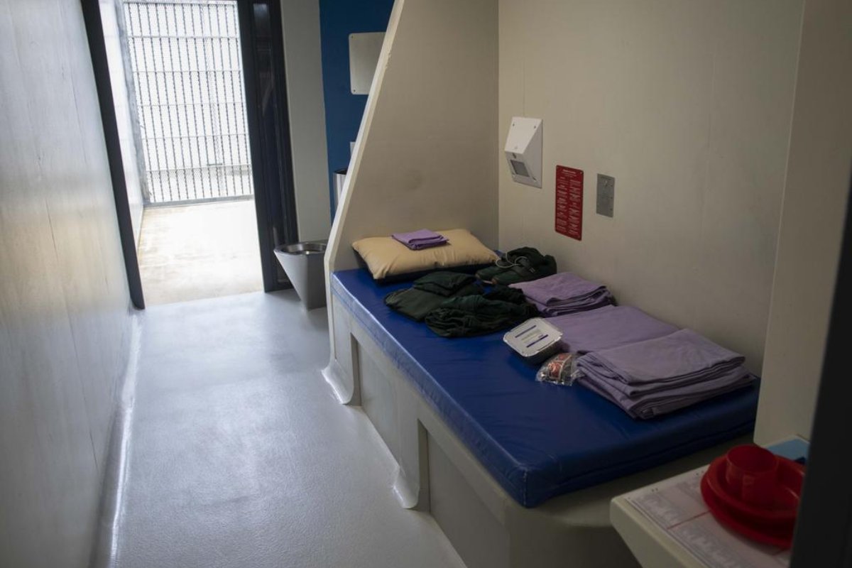 How long is a life sentence in Australia? 2 How long is a life sentence in Australia? 2